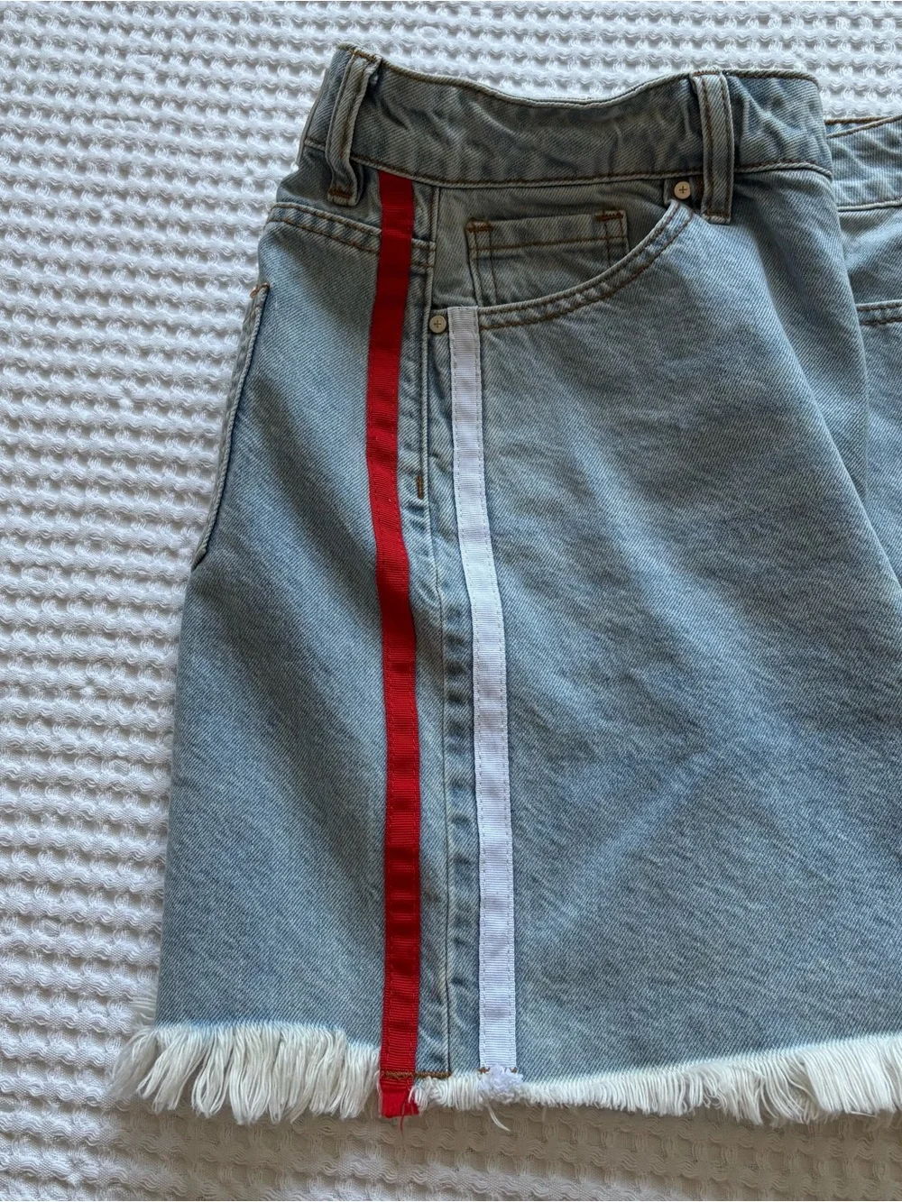 Kendall + Kylie Light Wash Denim Mini Skirt Red White Racer Stripe Raw Hem - 27